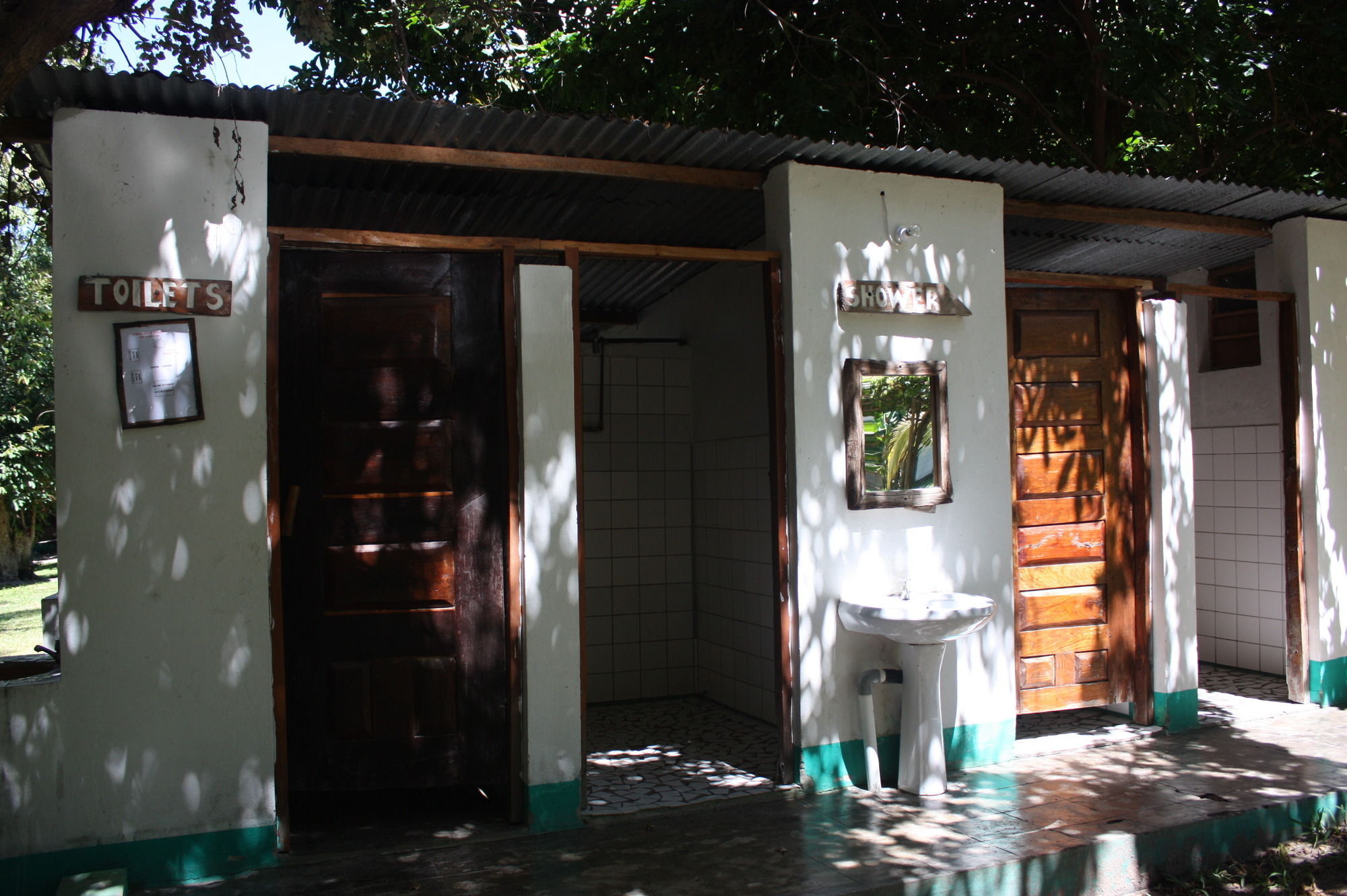 Baobab Beach Lodge And Backpackers Віланкулуш Екстер'єр фото