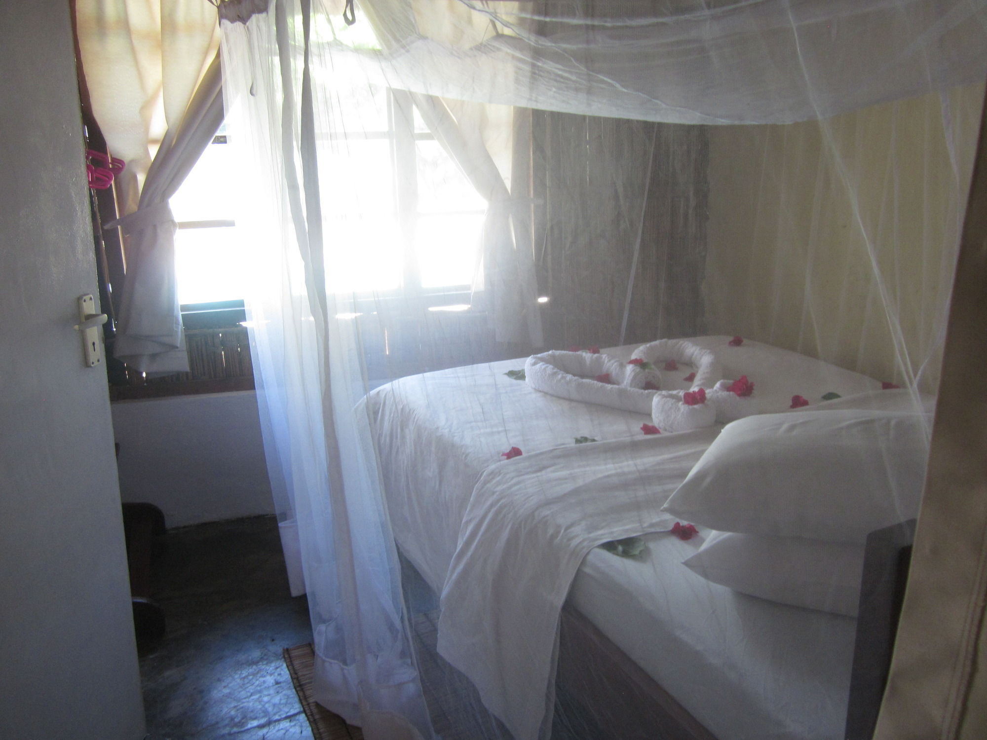 Baobab Beach Lodge And Backpackers Віланкулуш Екстер'єр фото